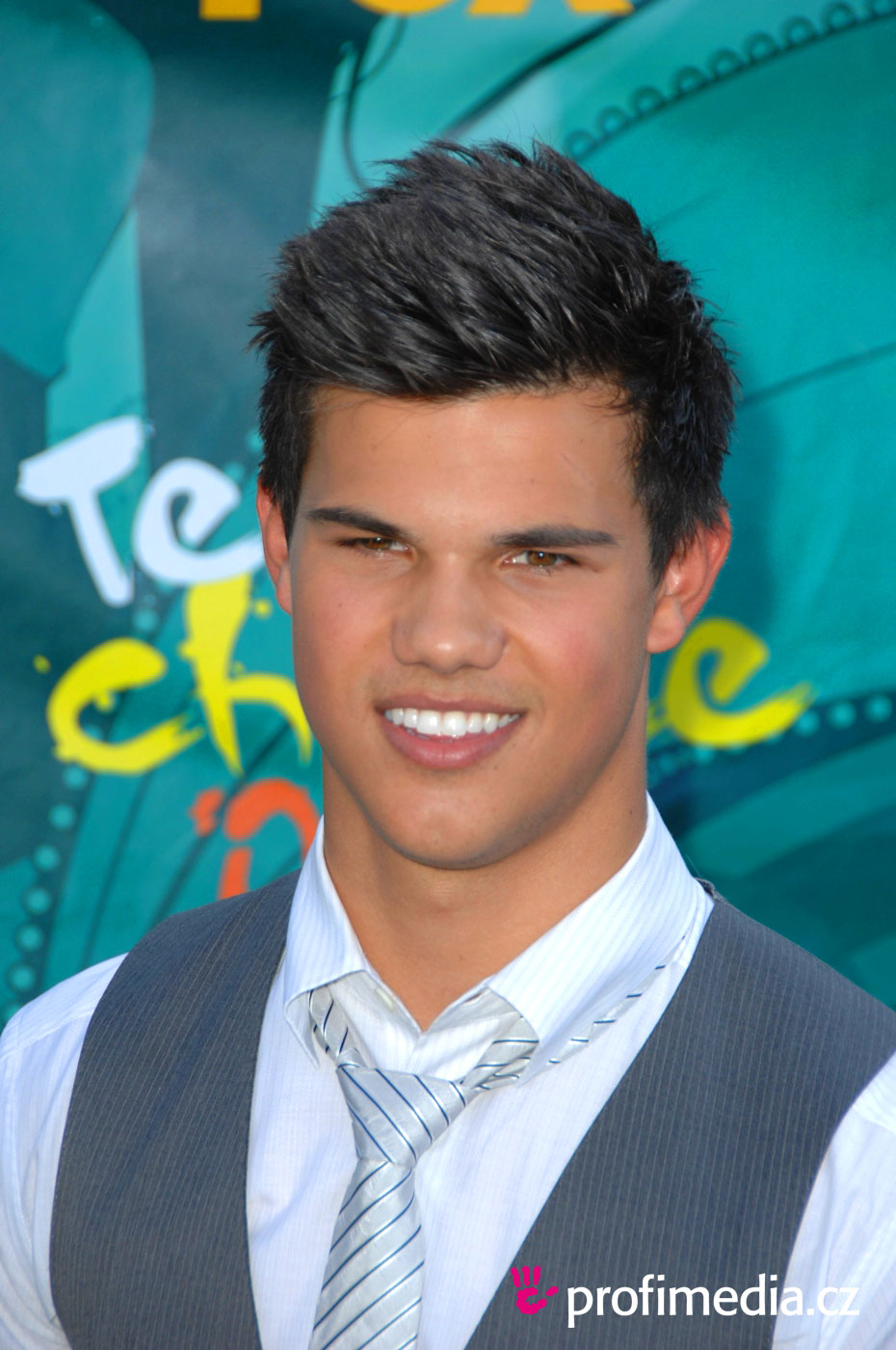 Prom hairstyle - TAYLOR LAUTNER - TAYLOR LAUTNER