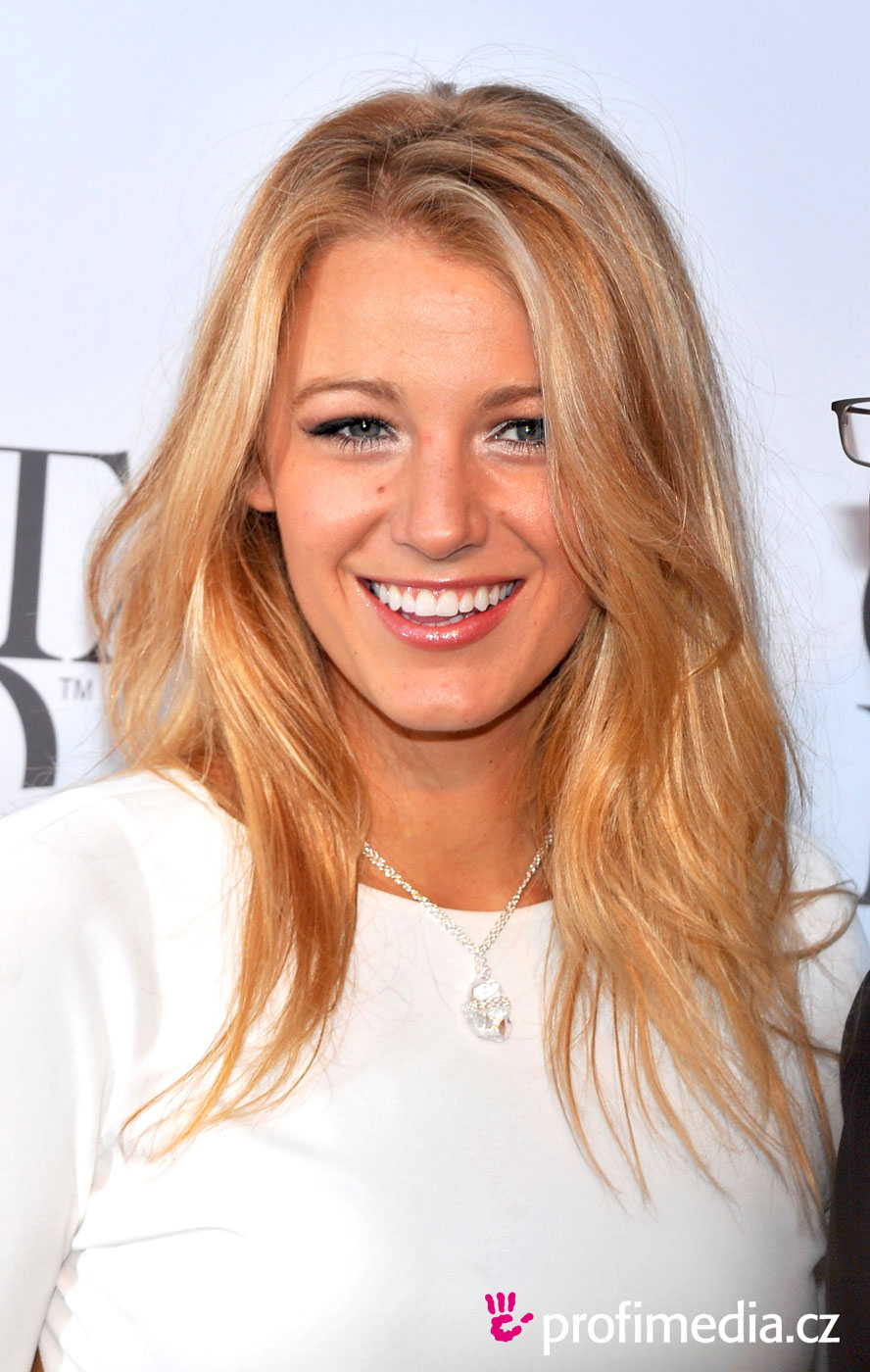 prom hairstyle - blake lively - blake lively