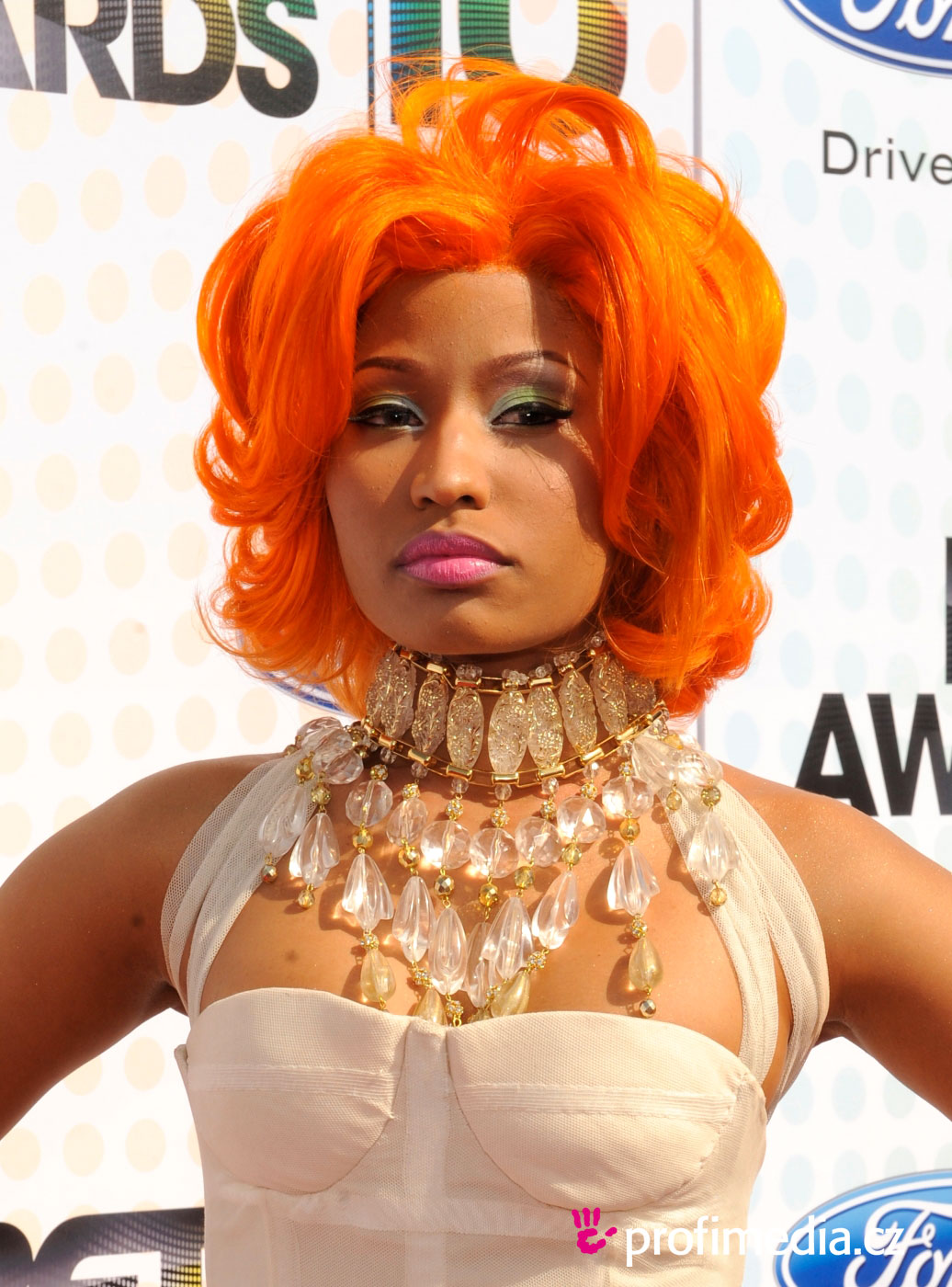 Nicki Minaj - - hairstyle - easyHairStyler