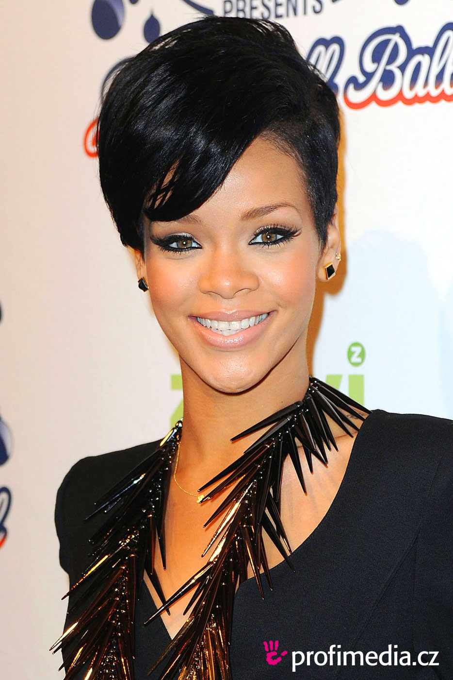 Prom hairstyle - Rihanna - Rihanna