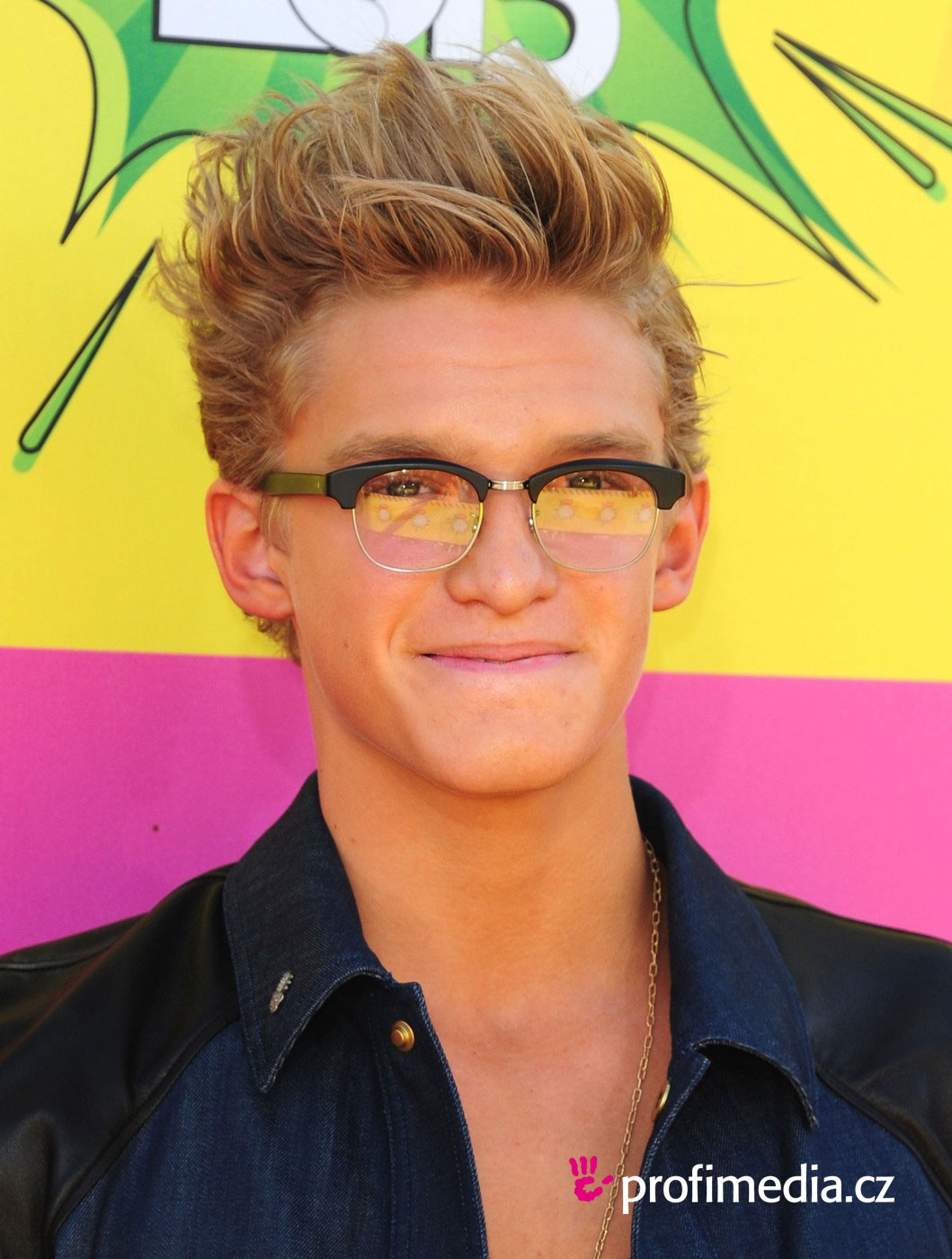 Promi-Frisur zum Ausprobieren - Cody Simpson - Cody Simpson
