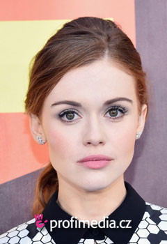 Acconciature delle star - Holland Roden