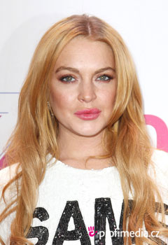 Fryzury gwiazd - Lindsay Lohan