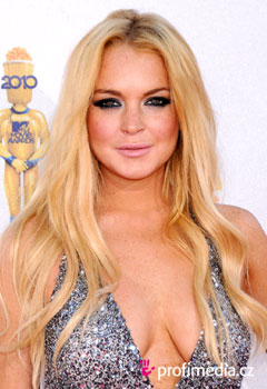 Fryzury gwiazd - Lindsay Lohan