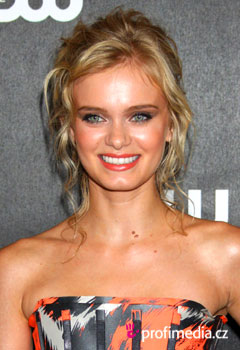 Coafurile vedetelor - Sara Paxton