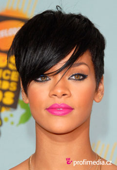 Coafurile vedetelor - Rihanna