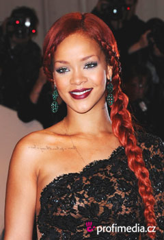 Coafurile vedetelor - Rihanna