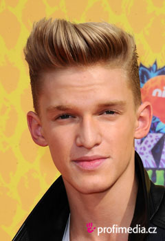 Fryzury gwiazd - Cody Simpson