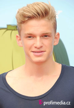 Fryzury gwiazd - Cody Simpson
