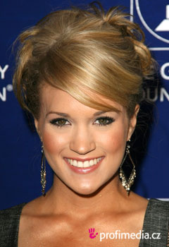 Promi-Frisuren - Carrie Underwood