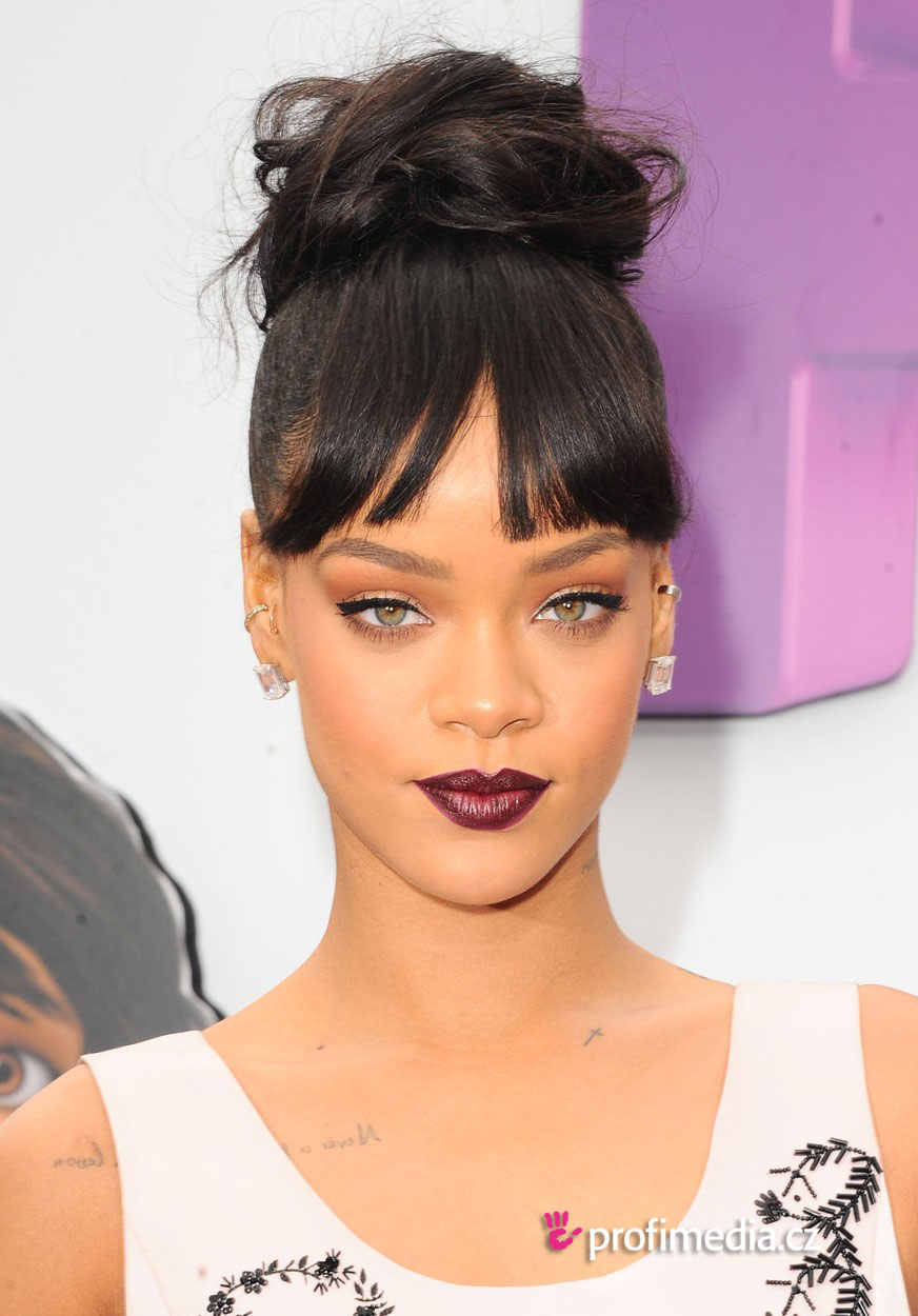 Rihanna - - hairstyle - easyHairStyler