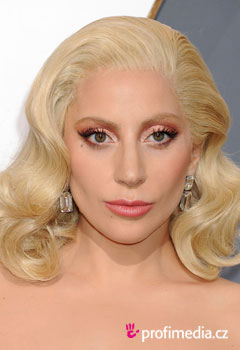 Účesy celebrít - Lady Gaga