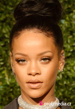 Kändisfrisyrer - Rihanna