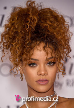 Sztárfrizurák - Rihanna