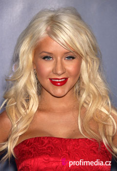 Účesy celebrit - Christina Aguilera