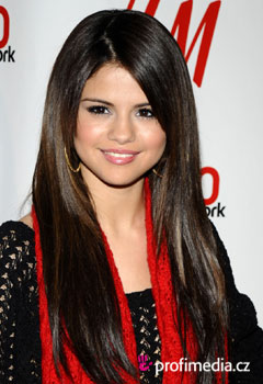 Peinados de famosas - Selena Gomez