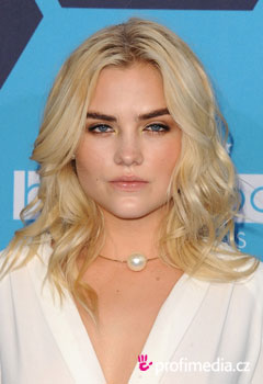 Coafurile vedetelor - Maddie Hasson