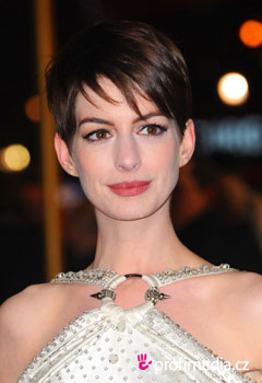 Acconciature delle star - Anne Hathaway