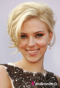Coafurile vedetelor - Scarlett Johansson