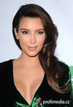 Fryzury gwiazd - Kim Kardashian