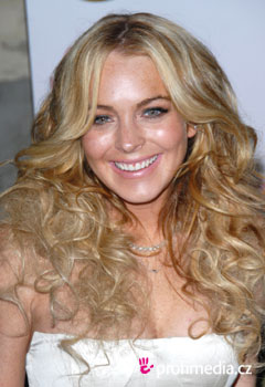 Účesy celebrit - Lindsay Lohan