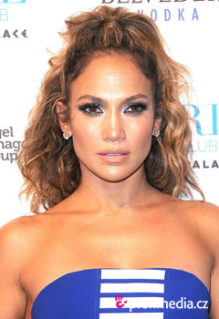 Účesy celebrit - Jennifer Lopez