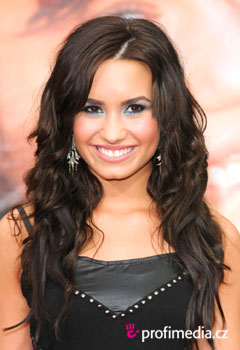 Účesy celebrít - Demi Lovato