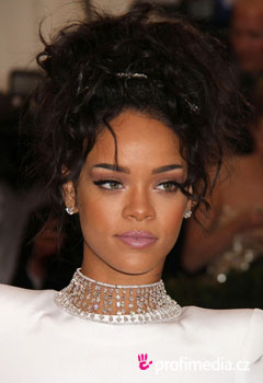 Peinados de famosas - Rihanna