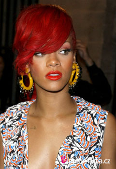 Sztárfrizurák - Rihanna