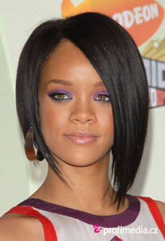 Účesy celebrít - Rihanna