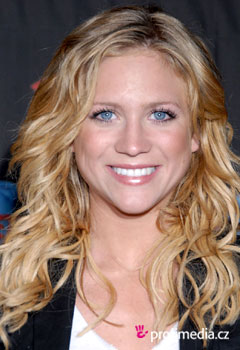 Coafurile vedetelor - Brittany Snow