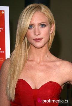 Coafurile vedetelor - Brittany Snow