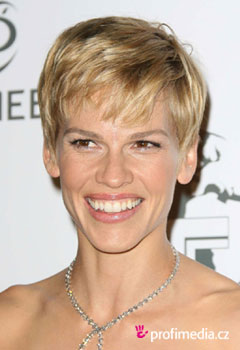 Acconciature delle star - Hilary Swank